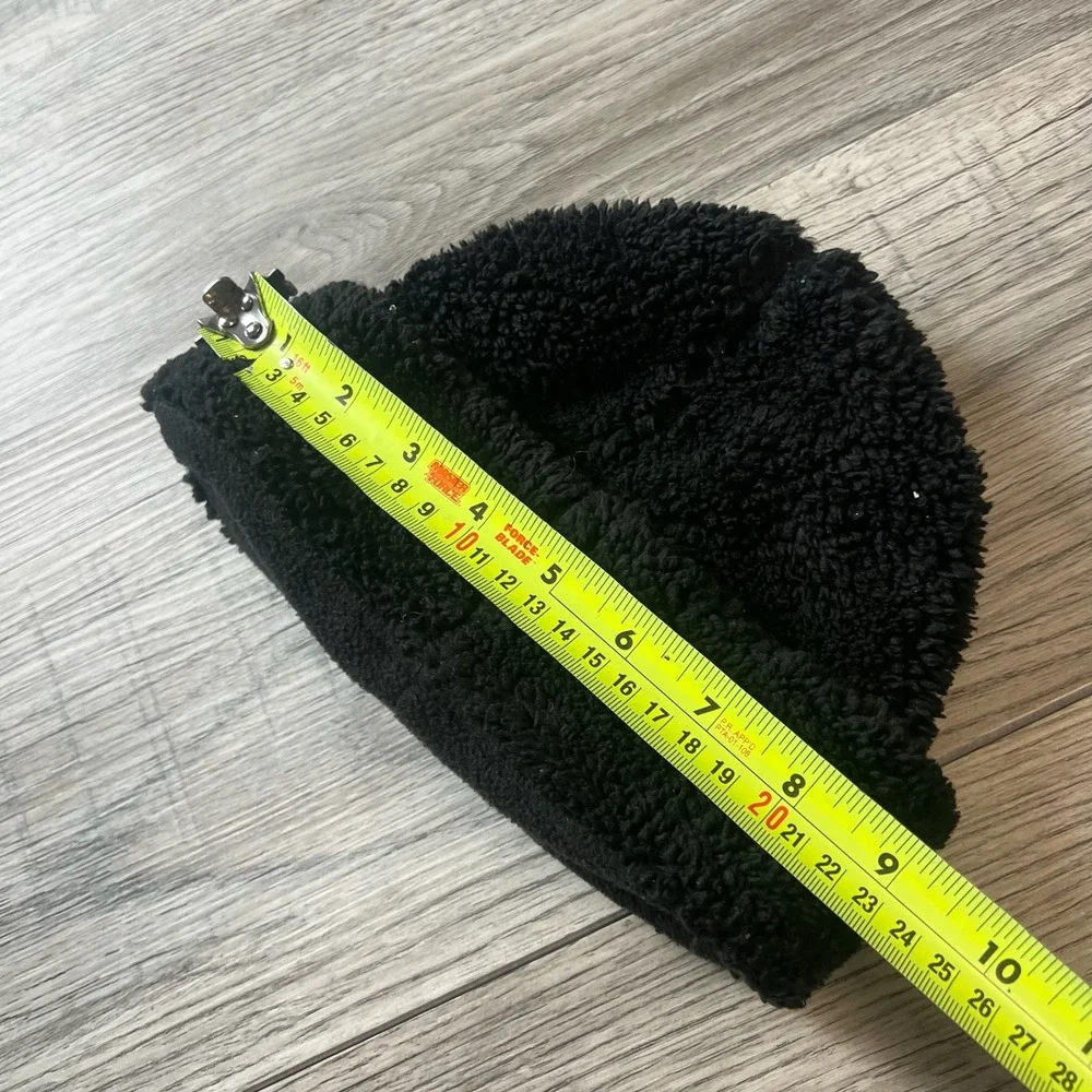 Nike Beanie Kids One‎ Size Black Sherpa Fleece Cuffed Winter Hat 3070-023
